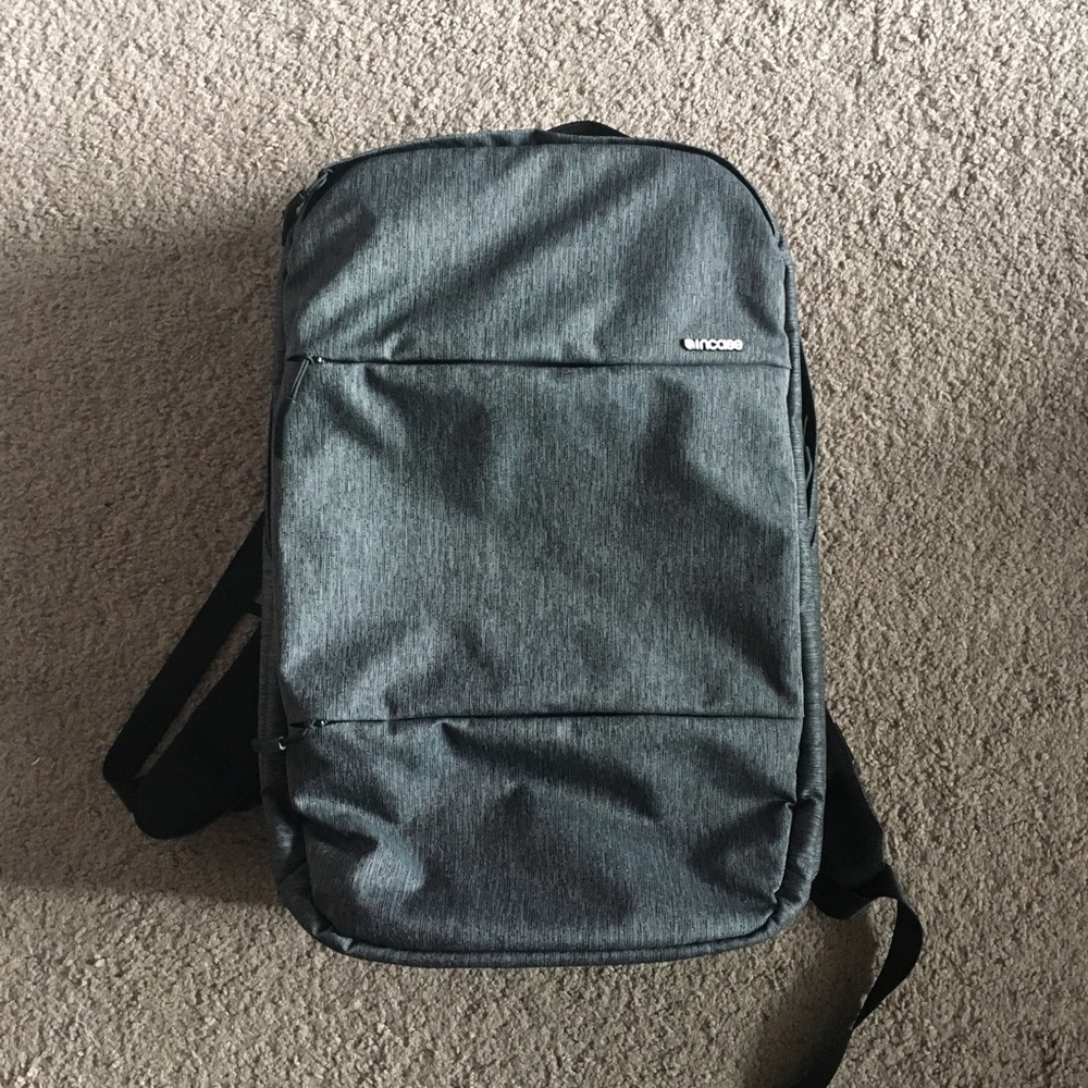 Incase city 15” laptop backpack